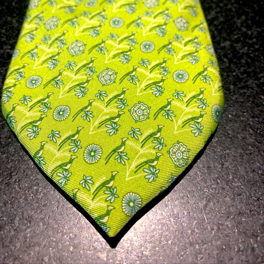 Authentic Pineda Covalin green 100% silk. Green “Barro bruñido “ men’s tie